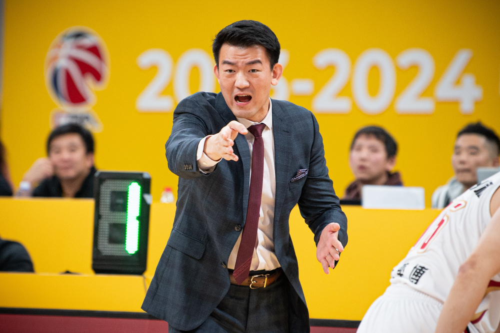 ayx-包含转折点！浙江稠州队长鼓劲，欧联今晚攻防权衡，态度坚定，赛程密集仍需轮换的词条